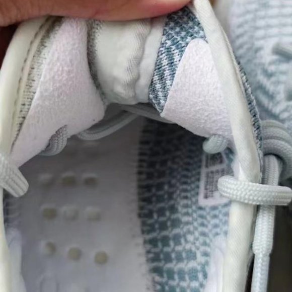 adidas originals Yeezy Boost 350 V2 Cloud white Re main image 12